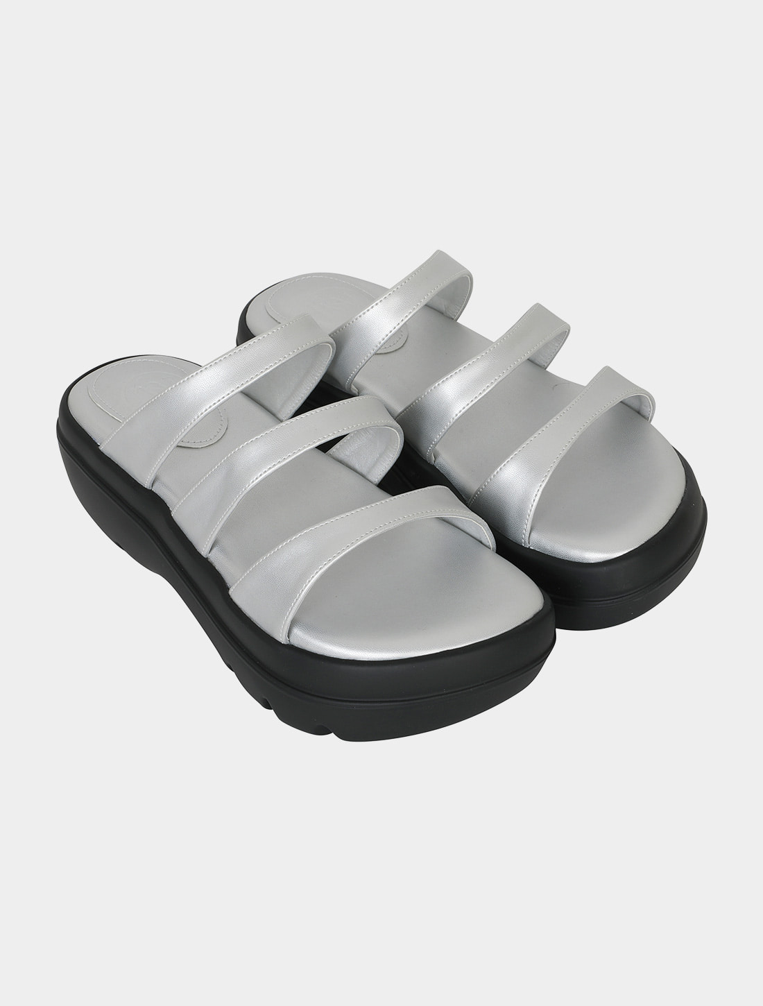 Kisyning triple strap slippers (silver)